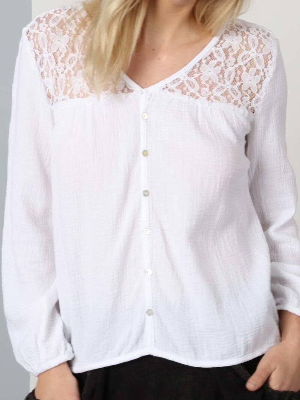 Bubble Sleeve Gauze Knit w/Lace Detail